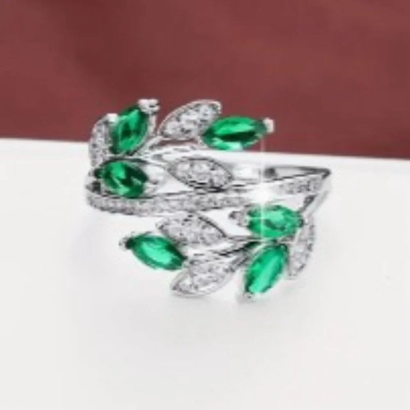Elegant Leaf Design Ring with Sparkling Multi-Color Zirconia Size 8 - Picture 2 of 4